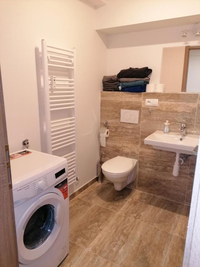 Brand New Studio Apartment #51 With Free Secure Parking In The Center ปราก ภายนอก รูปภาพ